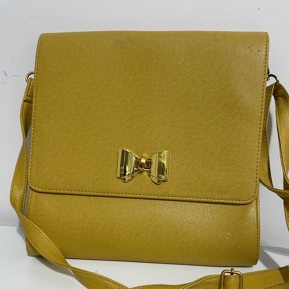 Yellow bag